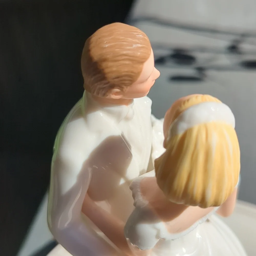 Lenox Wedding Promises Collection Cake Topper Opal Innocence